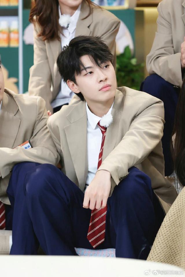 滕光正否认与孙怡恋情传闻 称当时女方经纪人想签他当艺人