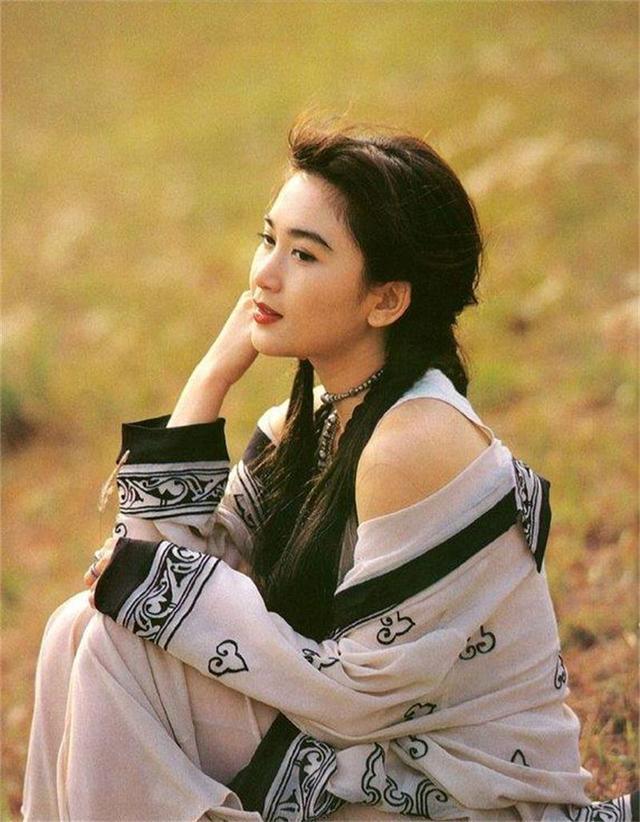 新版妲己惹争议：最美“狐狸精”，还得是她