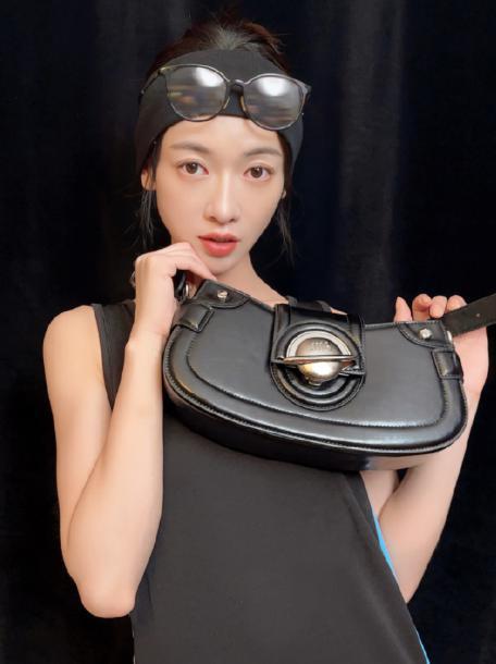 曾经的一姐沦落成内娱许沁？