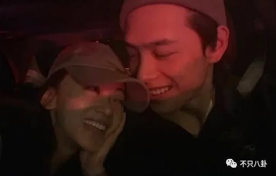 他俩居然还没分手？女方被吐槽有点恋爱脑了