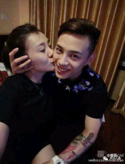 他俩居然还没分手？女方被吐槽有点恋爱脑了