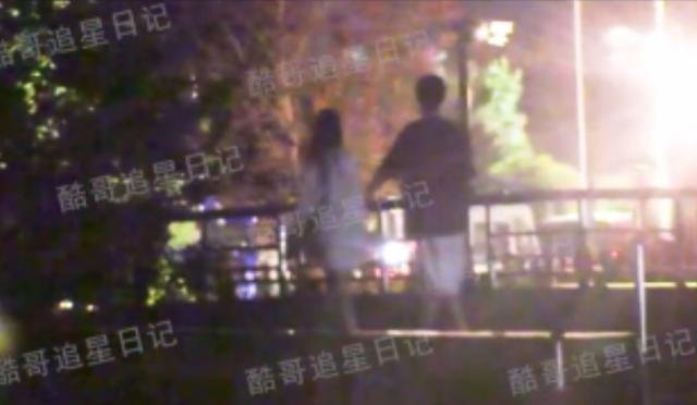 木子洋与一女生牵手约会 同回小区疑似恋情曝光