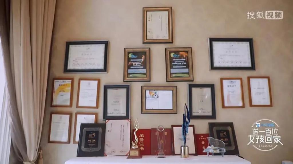 《浪姐4》最飒的女人，怀胎8月仍上台演出，金星赞不绝口