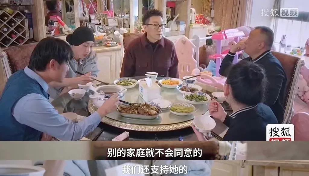 《浪姐4》最飒的女人，怀胎8月仍上台演出，金星赞不绝口