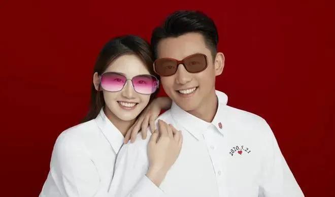 明星夫妻人设也塌了？无缝怀孕生娃被质疑靠孩子留住男人