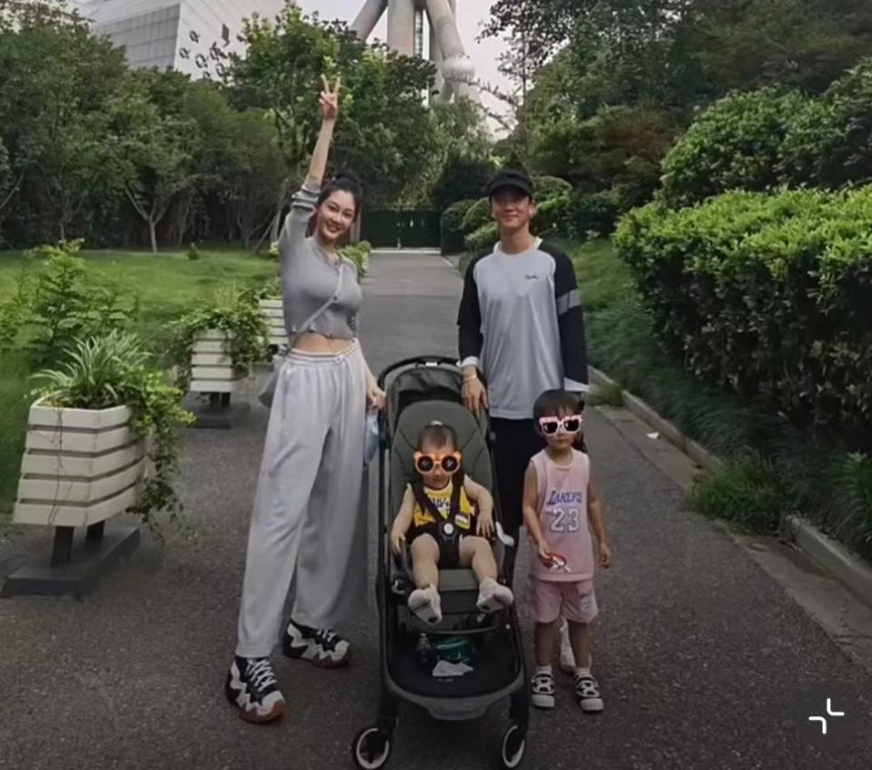 网曝郑恺嫖娼被抓苗苗正在公关，本尊火速辟谣定位自证清白