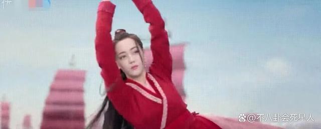 全妆出场造型精致，“迪丽热巴”们演的难民，把我看笑了