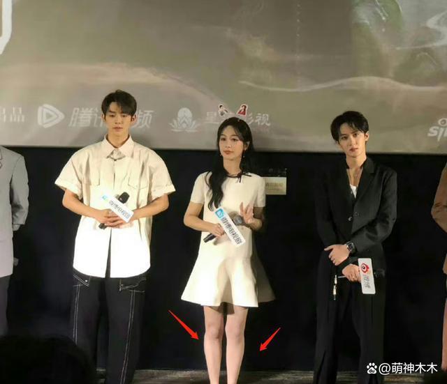 女明星最新生图，关晓彤浮肿，热巴脸部崎岖，杨紫腿型被嘲