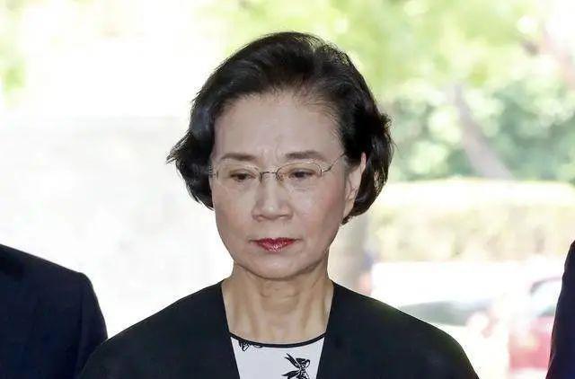 跟发疯的豪门千金比起来，女明星的素质都太好了
