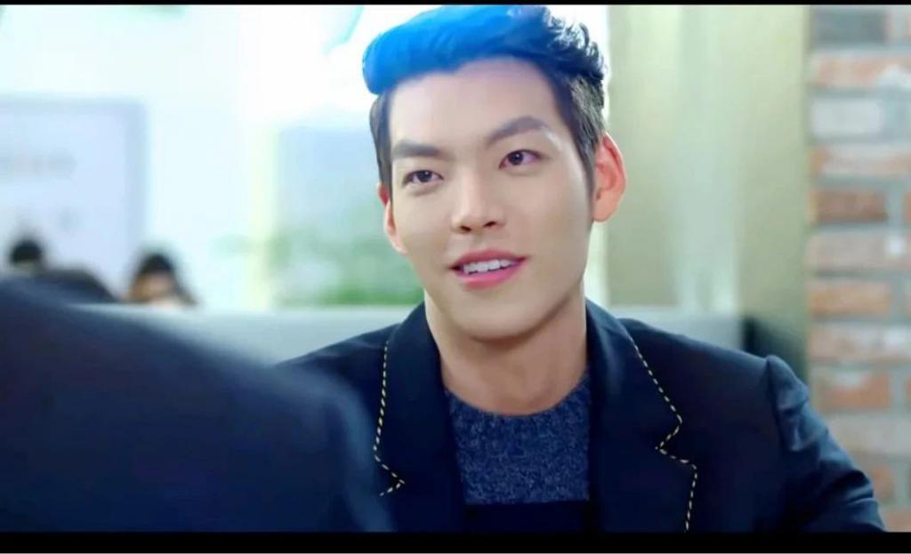 配角掀桌：脚踢待爆帝，手撕资选咖