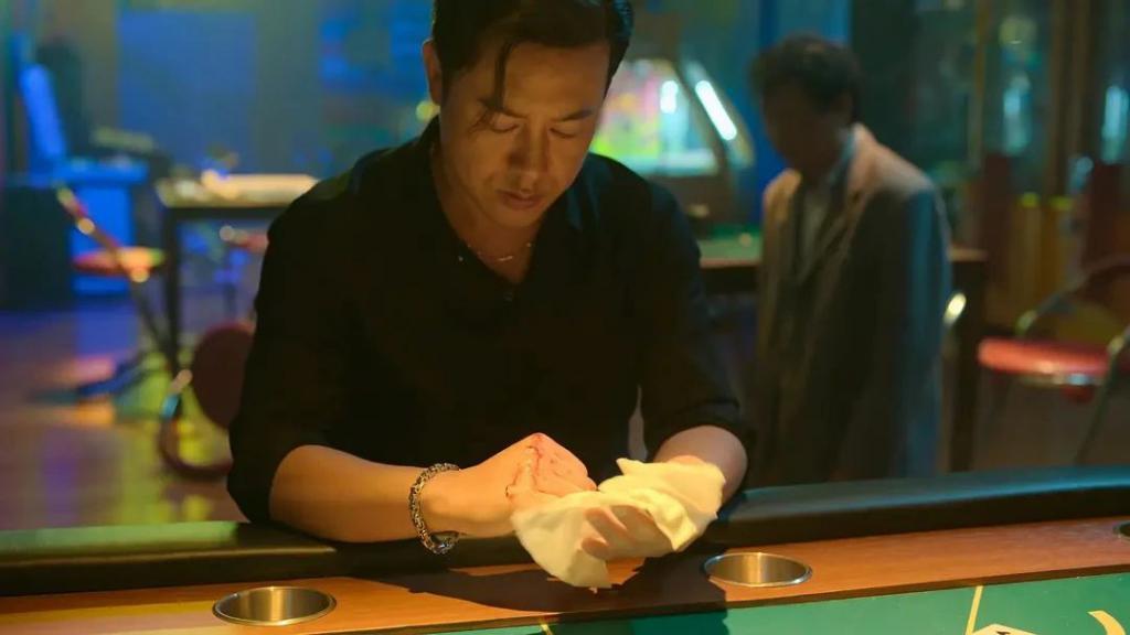 配角掀桌：脚踢待爆帝，手撕资选咖