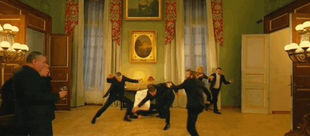 暑期档最大的王炸，是这一家人