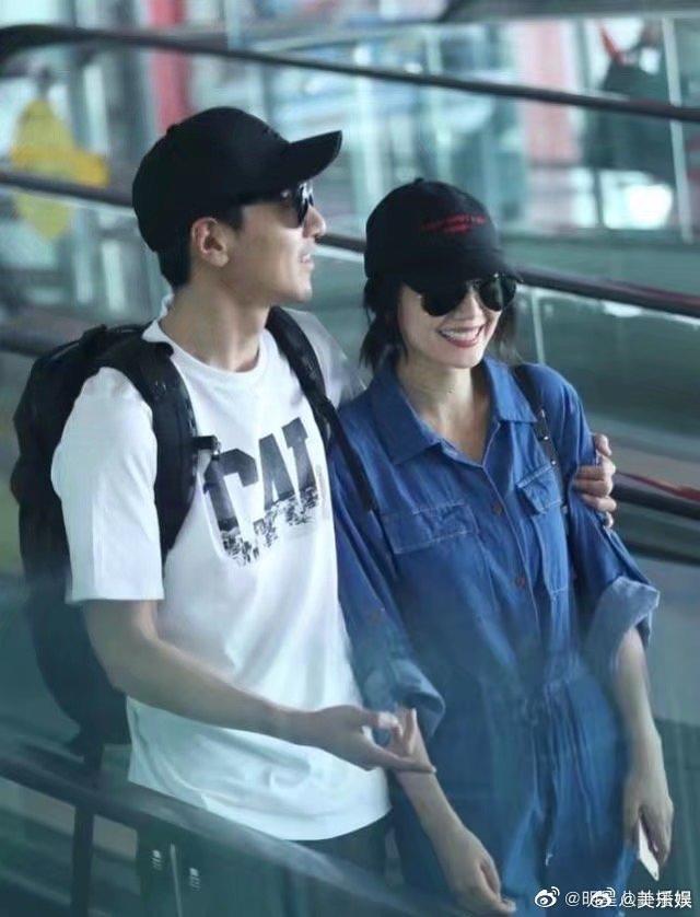 网友阿那亚偶遇高圆圆赵又廷 两人牵手过马路甜蜜依旧