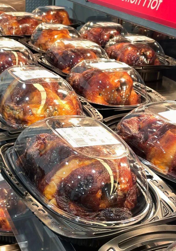 质疑大妈，理解大妈，成为大妈！山姆排队试吃， 年轻人的新打卡点？