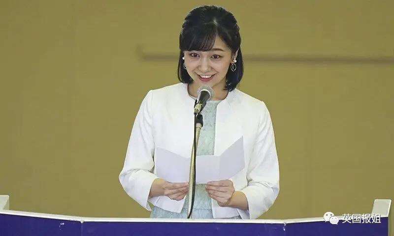 真子公主与驸马“私奔”美国！律师上岸、牵手挤公交超幸福