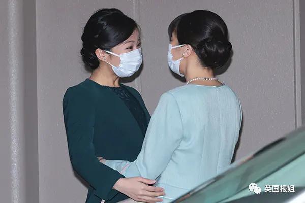 真子公主与驸马“私奔”美国！律师上岸、牵手挤公交超幸福