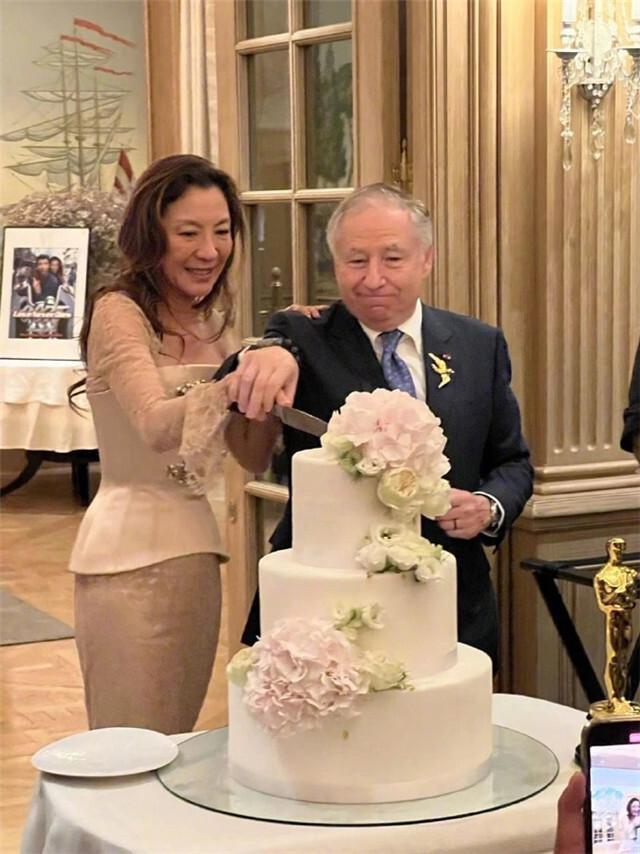 61岁杨紫琼与77岁男友举行婚礼，恋爱19年终于修成正果