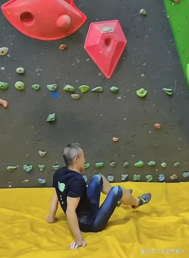 72岁的王石和42岁的田朴珺，“各过各”的夫妻生活