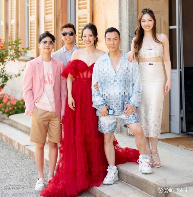 甄子丹女儿出道MV被嘲太普通，撞脸闫妮朴信惠，众星捧场