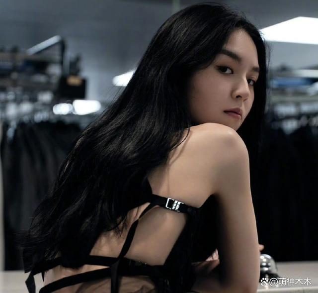 甄子丹女儿出道MV被嘲太普通，撞脸闫妮朴信惠，众星捧场