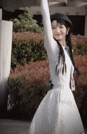 不装了，压根儿不是什么甜妹？