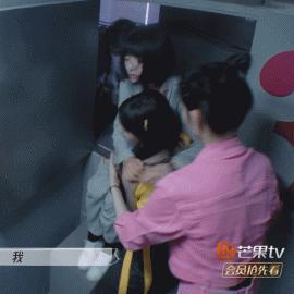 不装了，压根儿不是什么甜妹？