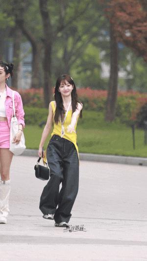 不装了，压根儿不是什么甜妹？