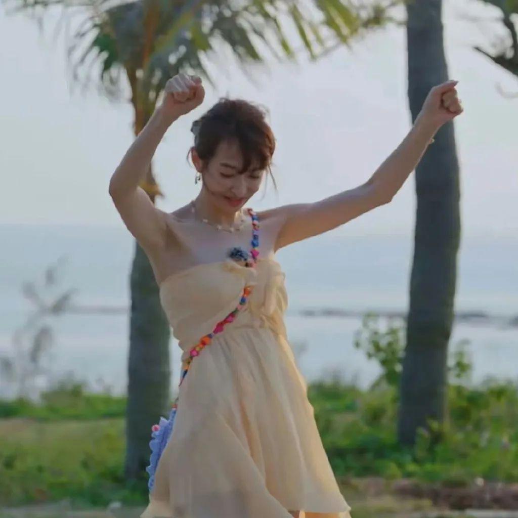 不装了，压根儿不是什么甜妹？