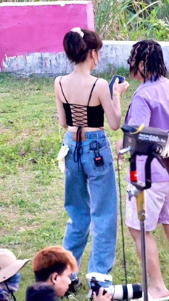 不装了，压根儿不是什么甜妹？