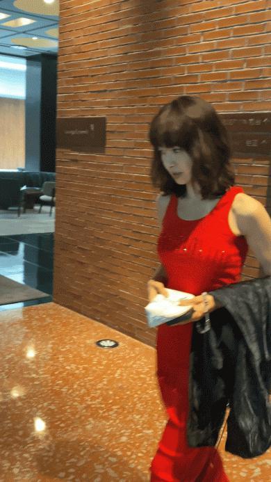 不装了，压根儿不是什么甜妹？