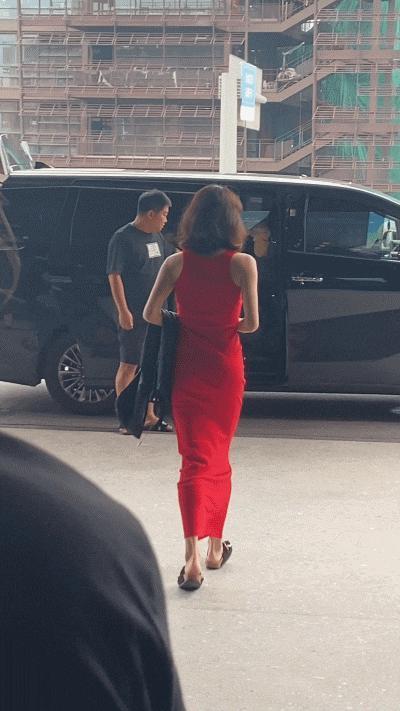 不装了，压根儿不是什么甜妹？