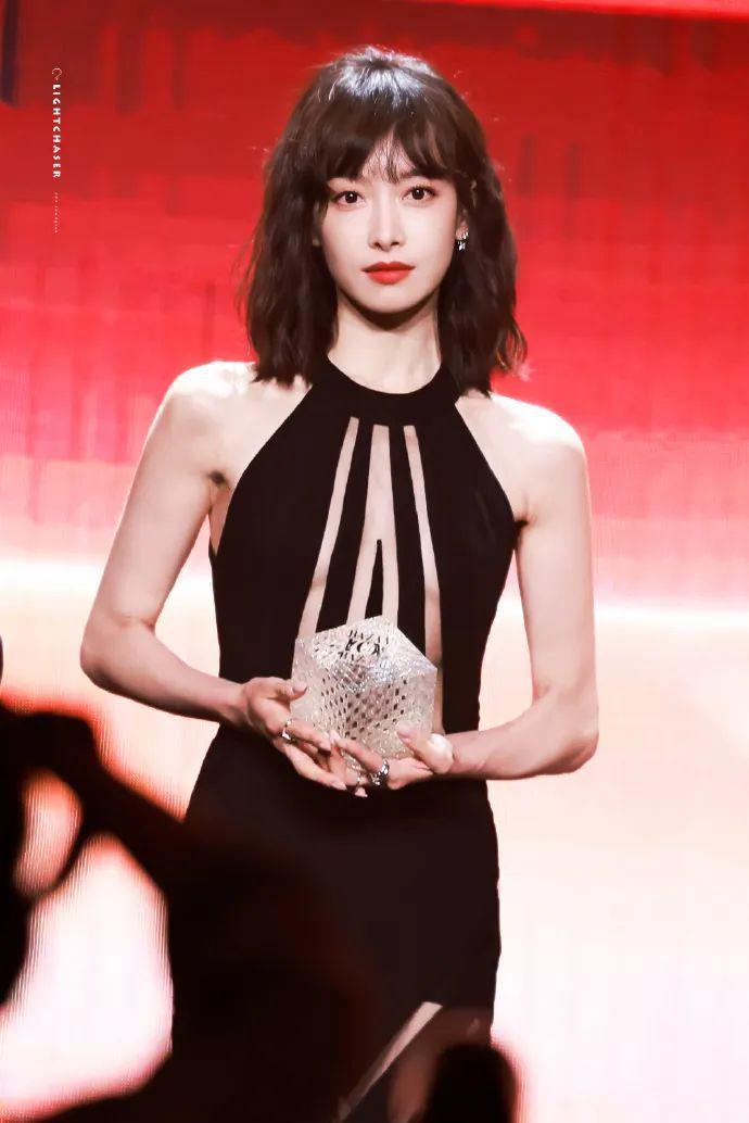 不装了，压根儿不是什么甜妹？