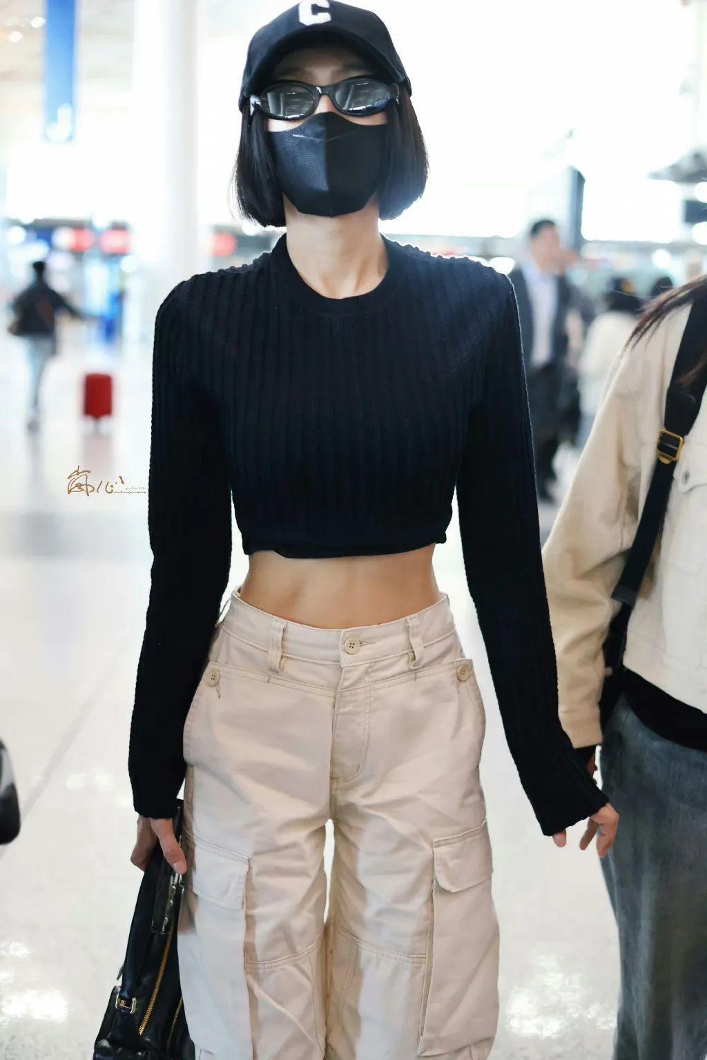 不装了，压根儿不是什么甜妹？