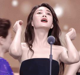 不装了，压根儿不是什么甜妹？