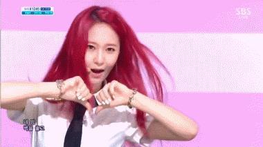 不装了，压根儿不是什么甜妹？