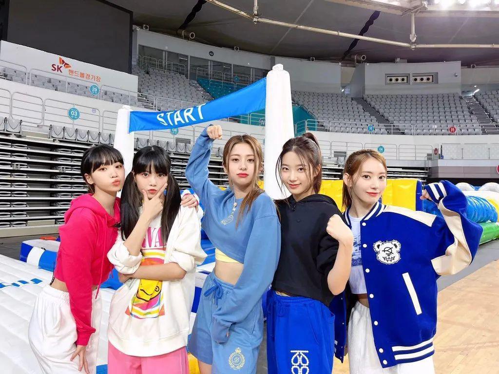 不装了，压根儿不是什么甜妹？