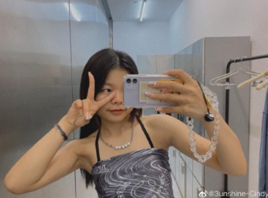 不装了，压根儿不是什么甜妹？