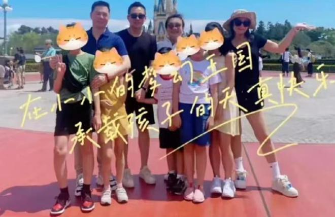 汪小菲和一双儿女告别！7岁汪希箖满脸不悦