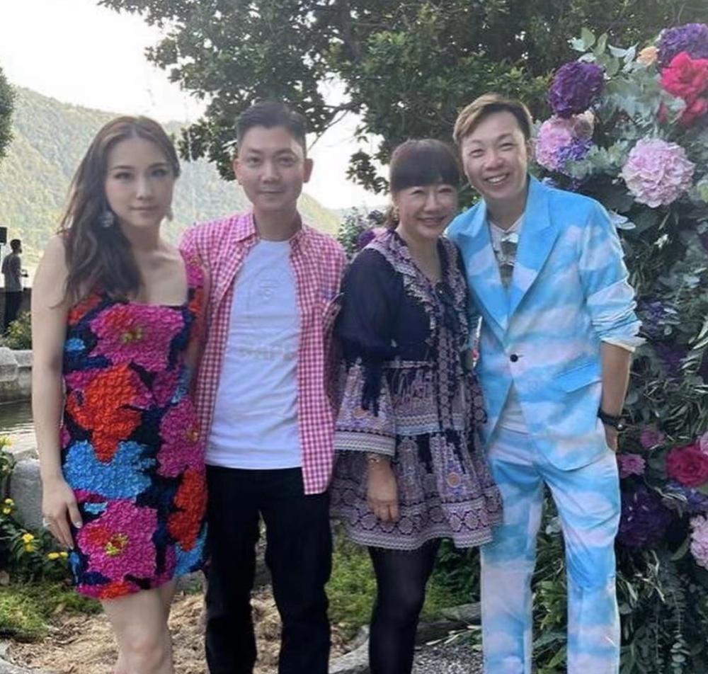 王宝强携女友冯清为甄子丹庆生,二人罕见正面合影