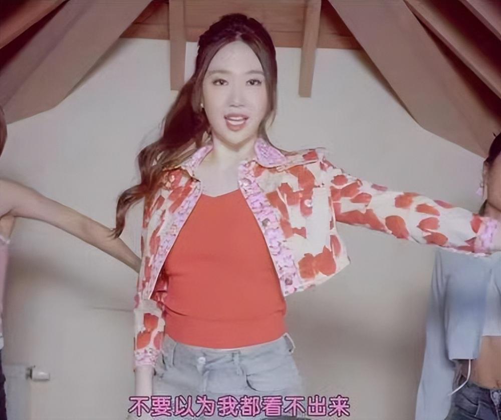 王宝强携女友冯清为甄子丹庆生,二人罕见正面合影