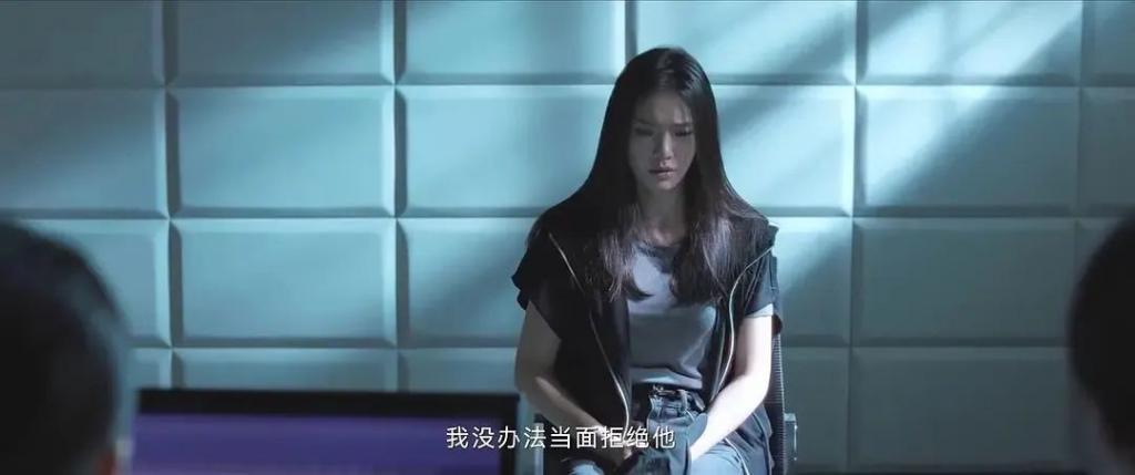 国产剧终于有「走一步退三步」的女主了