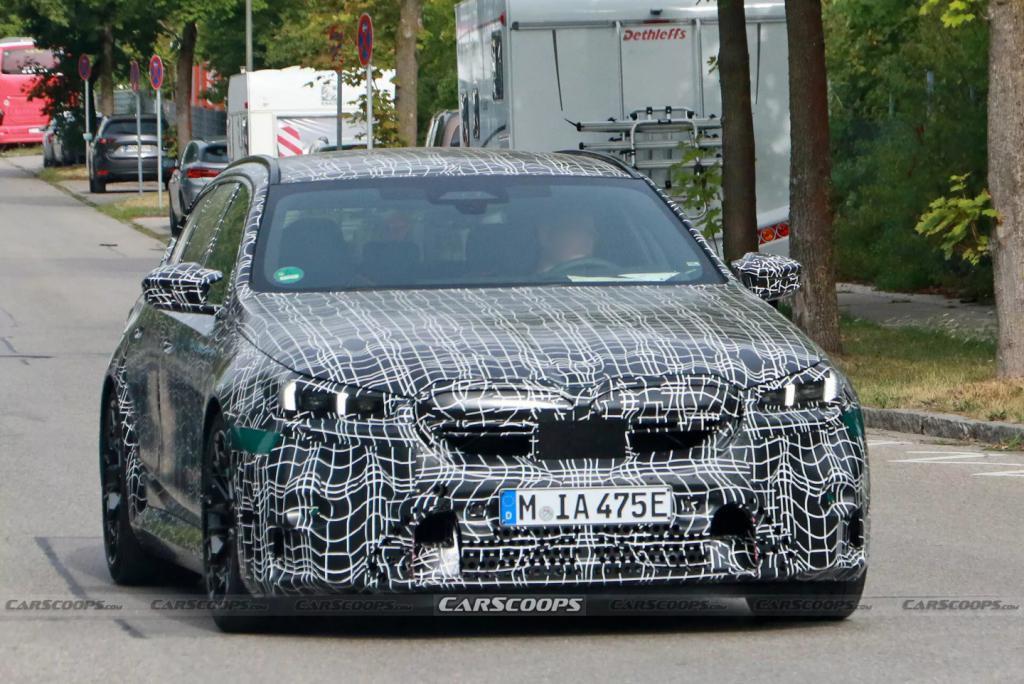 2025 款宝马 M5 Touring 汽车路测照片曝光