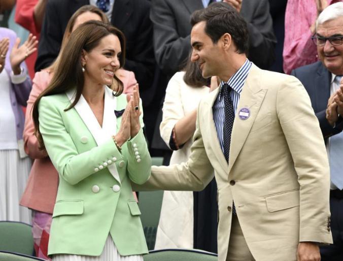 已婚的她对男偶像公开做这个举动很不妥？当有钱人家儿媳真难