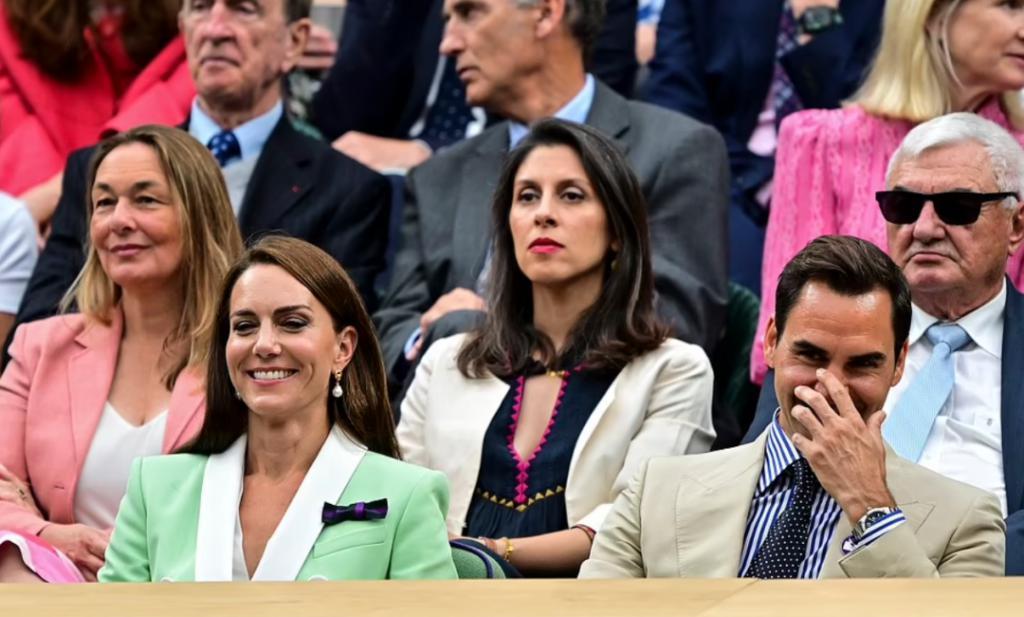 已婚的她对男偶像公开做这个举动很不妥？当有钱人家儿媳真难