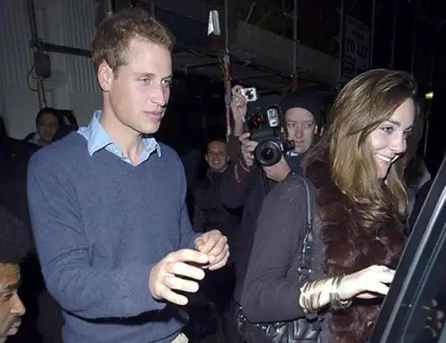 已婚的她对男偶像公开做这个举动很不妥？当有钱人家儿媳真难