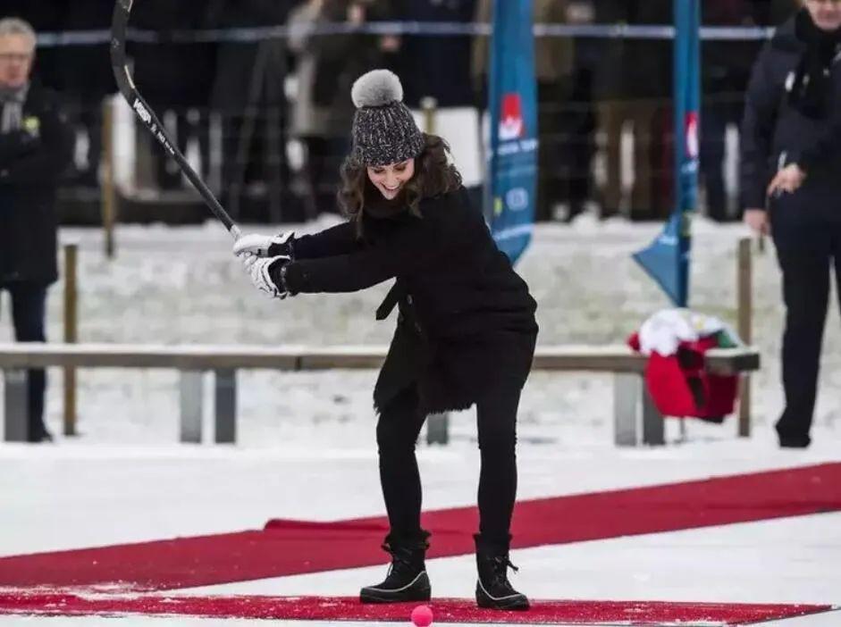 已婚的她对男偶像公开做这个举动很不妥？当有钱人家儿媳真难