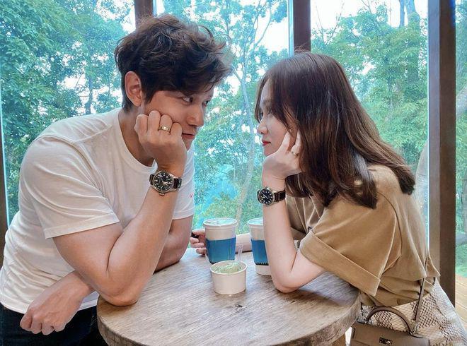 陈乔恩和老公庆相识4周年，Alan说情话示爱妻子，看不出9岁年龄差