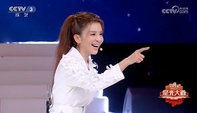 小尼：暂别主持8年之久的《星光大道》，将于年度总决赛正式回归