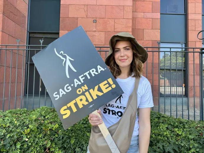 好莱坞空前大罢工，这锅AI背不背？