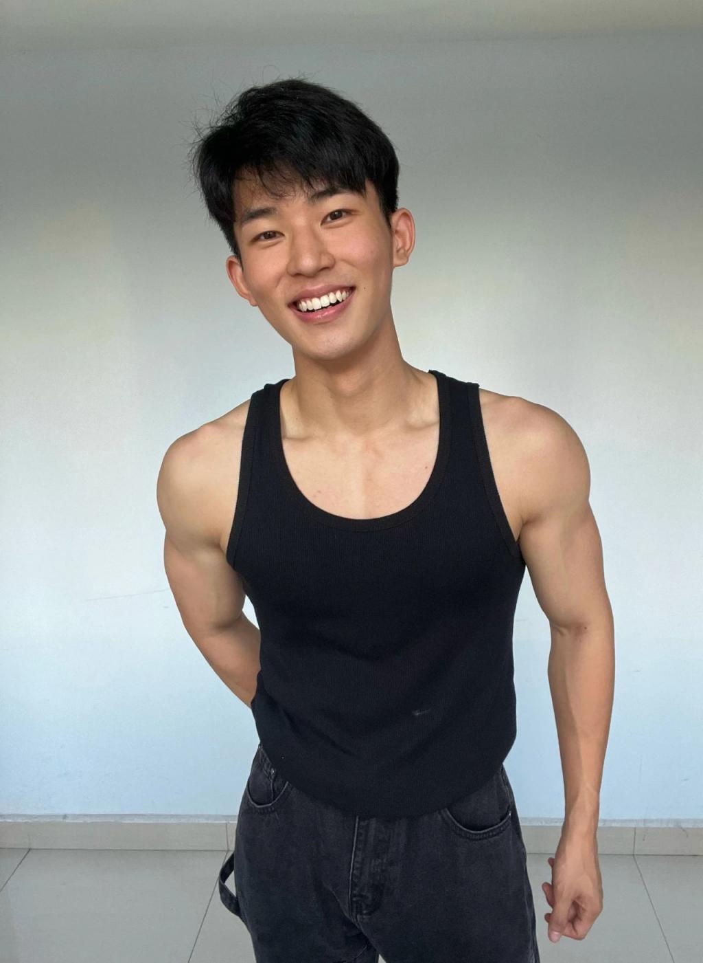 任嘉伦成毅公司官宣8位男新人，一个比一个普，精修都救不了